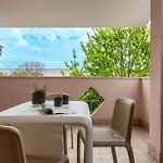 بيت ضيافة Flamingo Poetto